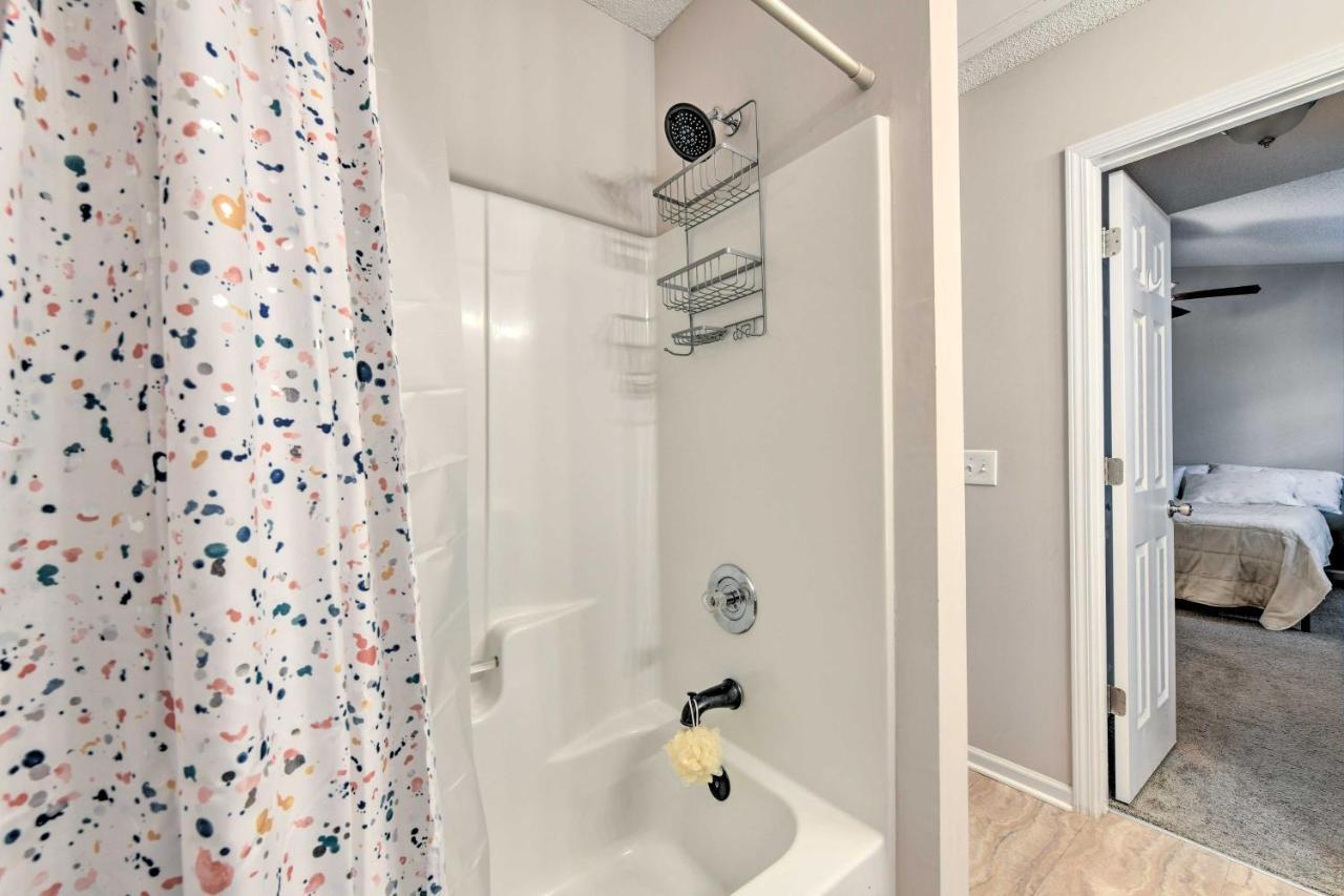 Chic Townhome With Community Pool Holiday home