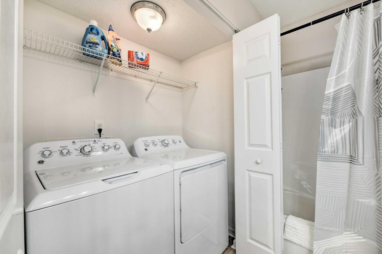 Holiday home Chic Townhome With Community Pool Charlotte