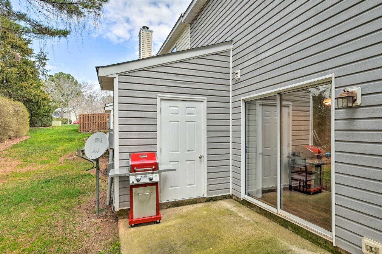 Holiday home Chic Townhome With Community Pool *