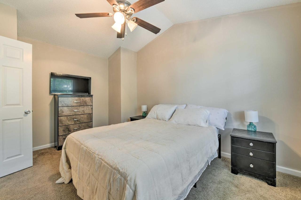 Chic Townhome With Community Pool Charlotte