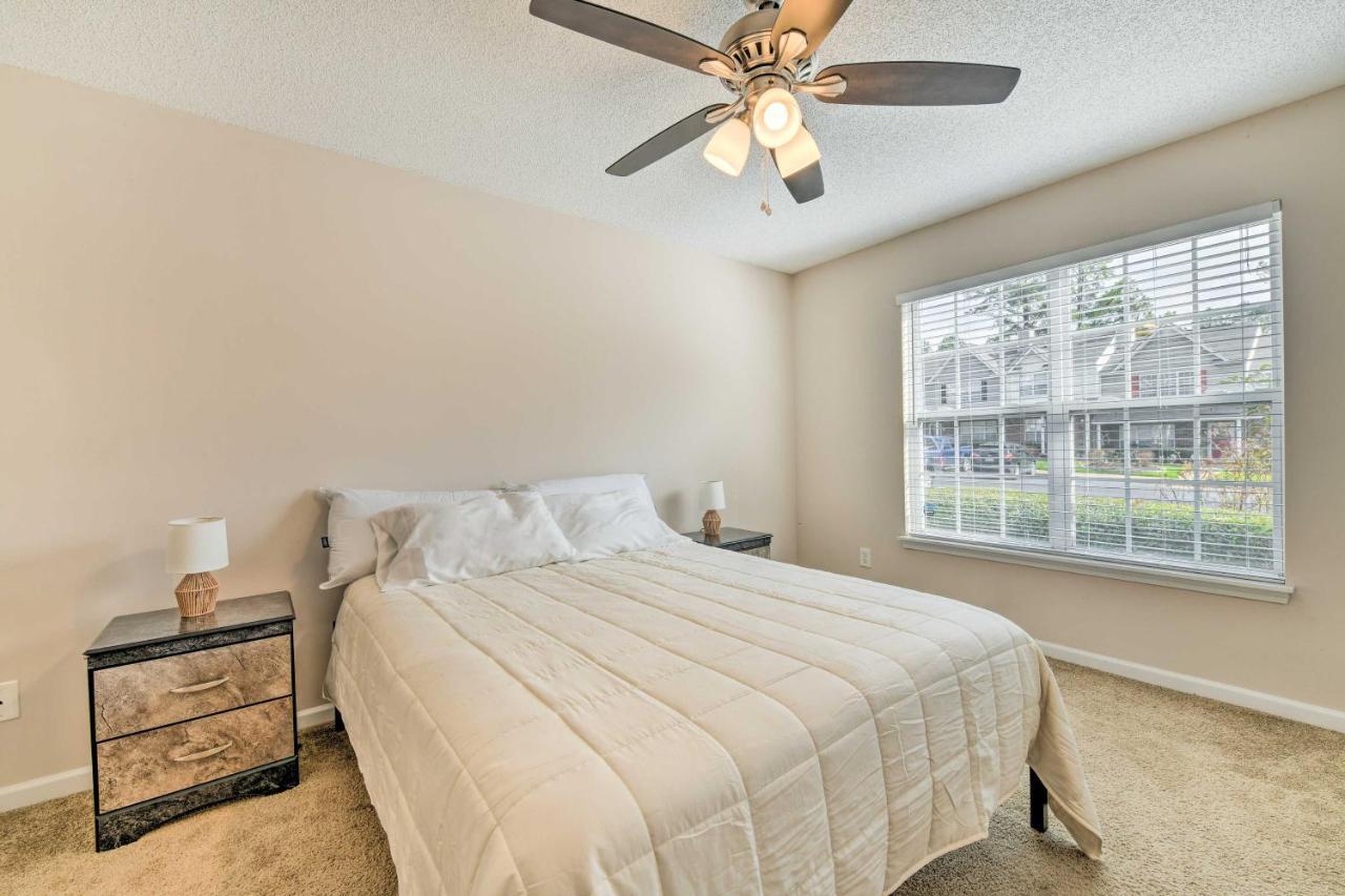Chic Townhome With Community Pool * Charlotte